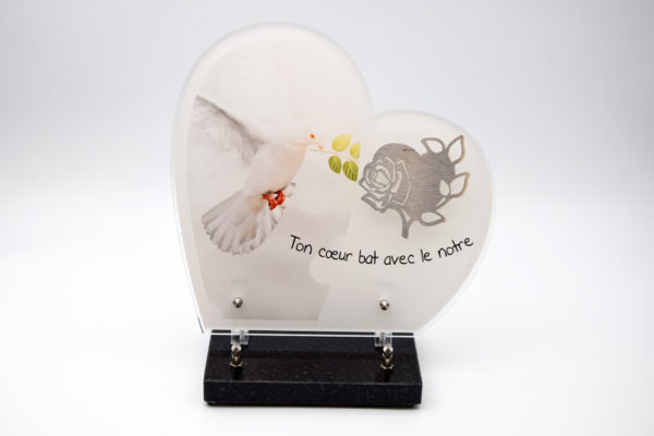 Pompes Funèbres Grosso : Plaque altu coeur sur socle colombe coeur inox