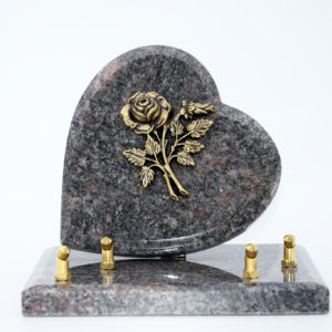 Pompes Funèbres Grosso : Coeur granit sur socle rose