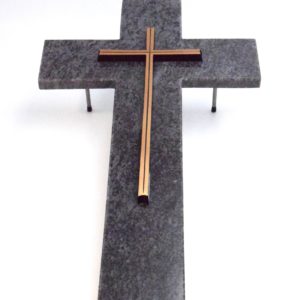Pompes Funèbres Grosso : Croix granit rainurée MBL