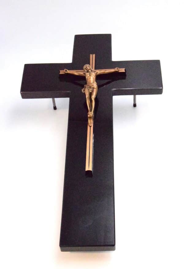 Pompes Funèbres Grosso : Croix granit rainurée NBF Christ