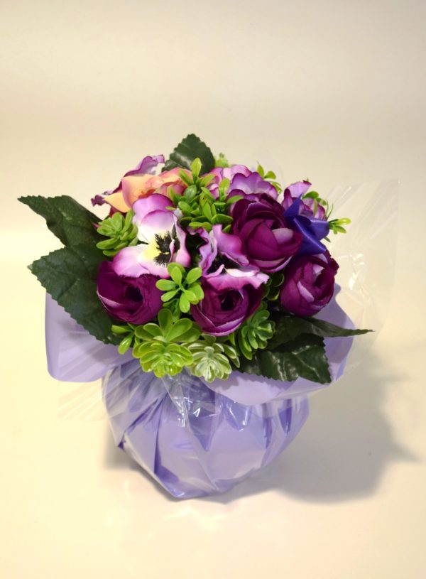 Pompes Funèbres Grosso : Bouquet bulle rond roses et pensées violet (D)