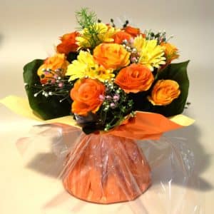 Pompes Funèbres Grosso : Bouquet bulle roses gerberars orange (M)