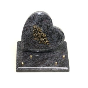 Pompes Funèbres Grosso : Coeur granit sur socle MB roses