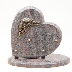 pompe Funebre Grosso : Coeur granit sur socle champetre