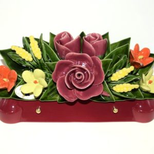 Pompes Funèbres Grosso :Croissant 30 cm Boutons de roses paquerettes mimosas