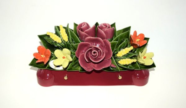 Pompes Funèbres Grosso :Croissant 30 cm Boutons de roses paquerettes mimosas