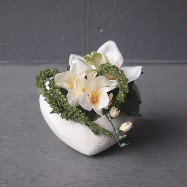 Pompes Funèbres Grosso : Compo poterie coeur incliné blanc