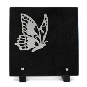 Pompes Funèbres Grosso : Plaque granit motif inox papillon 20x20