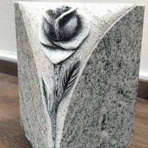 Pompes Funèbres Grosso : Urne granit rose sculptee tarn