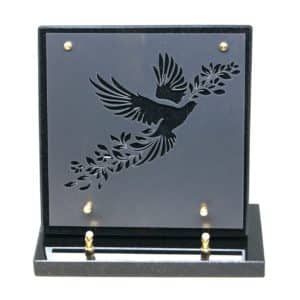 Pompes Funèbres Grosso : Plaque granit et altu Dentellière Colombe 25X25 cm