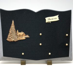 Pompes Funèbres Grosso : Plaque granit noir maison sapins livre souvenir
