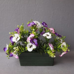 Pompes Funèbres Grosso : Jardinière face pensées N25 violine 28cm(hauteur)x37cm(largeur)